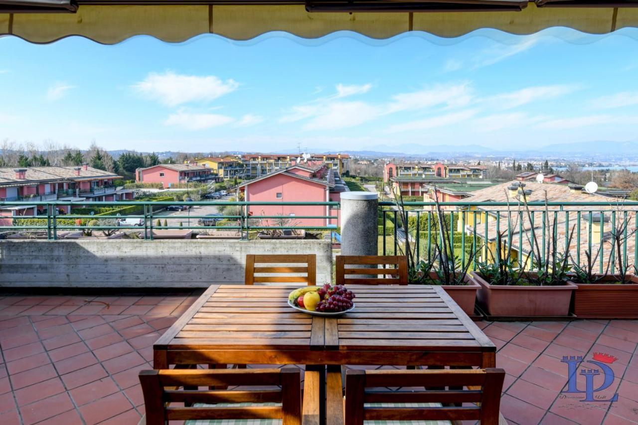 Desenzanoloft Official Partner Marriott Homes & Villas - Paradise Lake View In A 5 Pools Exclusive Residence Desenzano del Garda Exterior foto