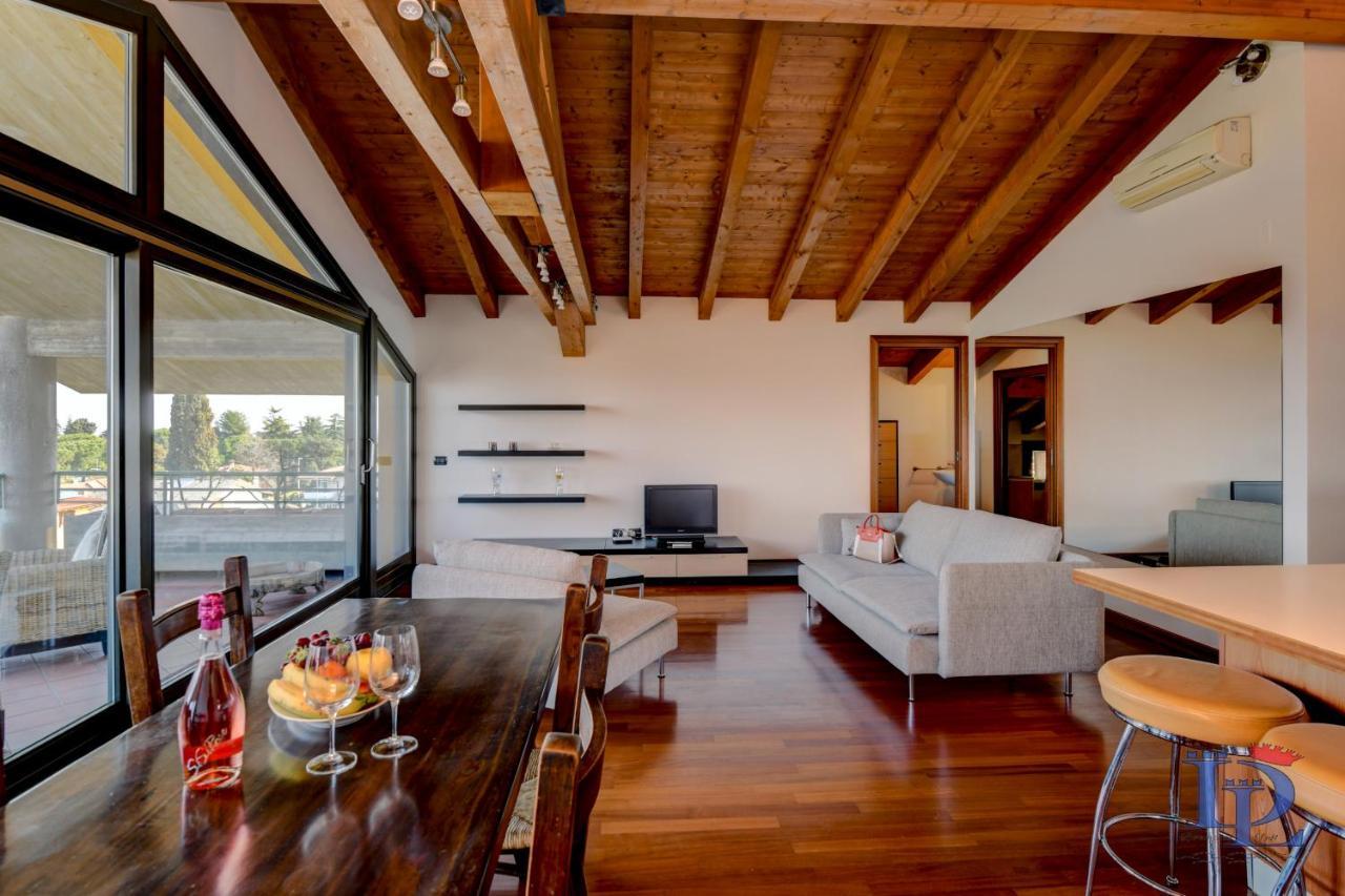 Desenzanoloft Official Partner Marriott Homes & Villas - Paradise Lake View In A 5 Pools Exclusive Residence Desenzano del Garda Exterior foto