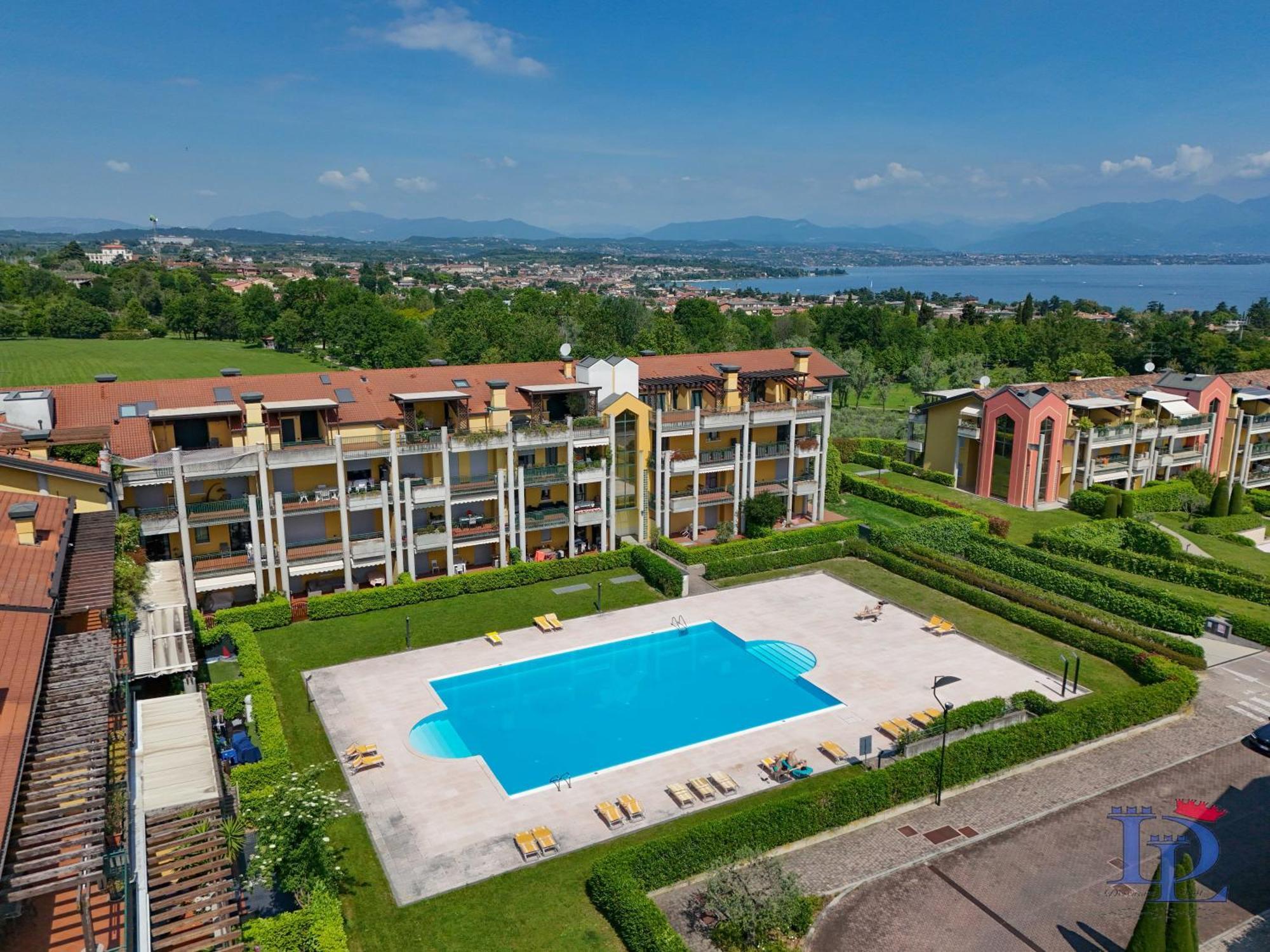 Desenzanoloft Official Partner Marriott Homes & Villas - Paradise Lake View In A 5 Pools Exclusive Residence Desenzano del Garda Exterior foto
