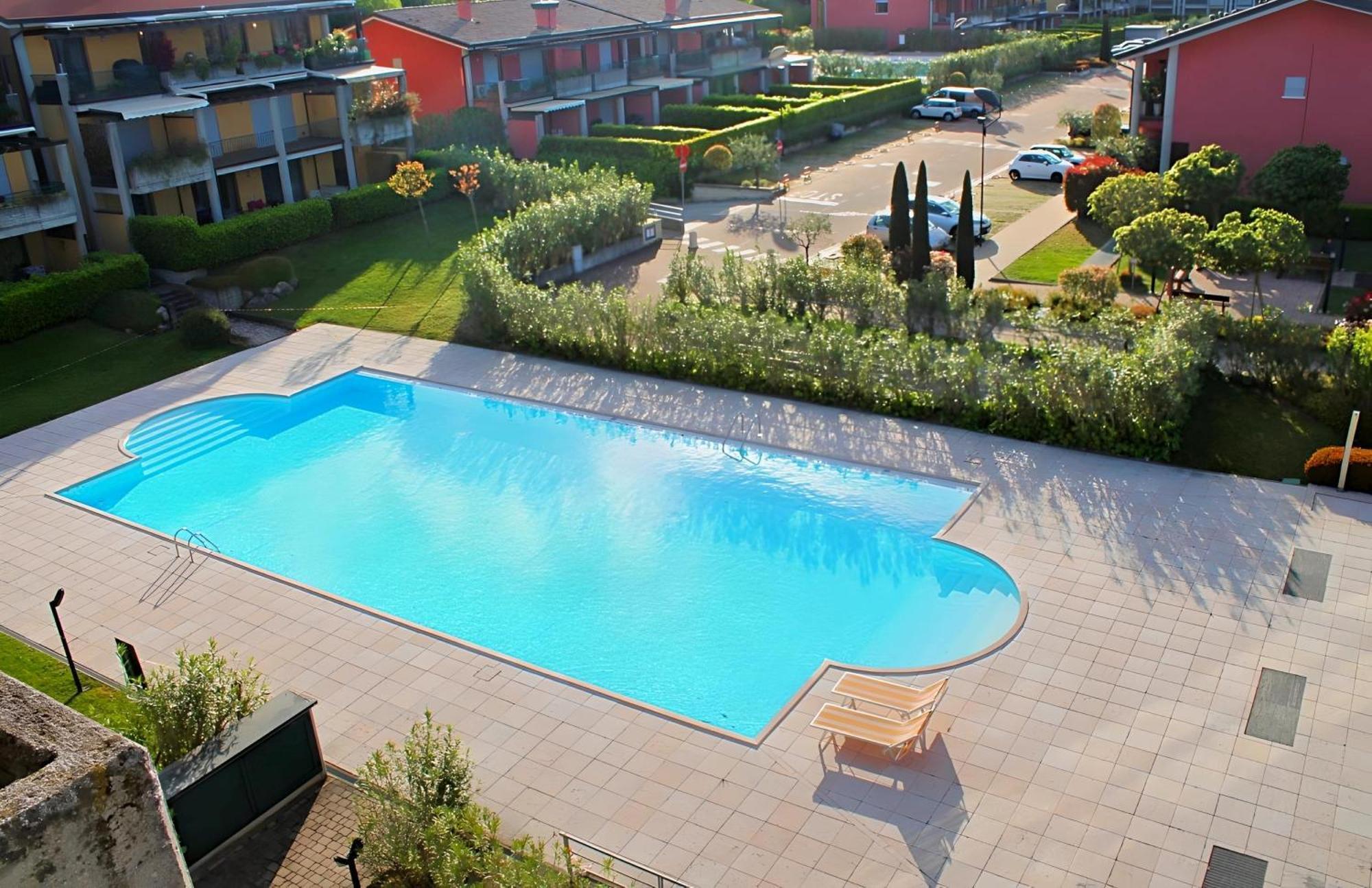 Desenzanoloft Official Partner Marriott Homes & Villas - Paradise Lake View In A 5 Pools Exclusive Residence Desenzano del Garda Exterior foto